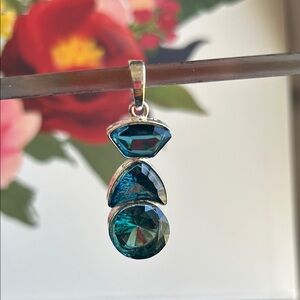London Blue Topaz 925 Sterling Silver Pendant with Three Faceted Blue Gemstones
